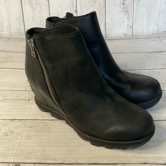 Sorel Black Leather Joan of Artic Wedge Bootie - Picture 1 of 13